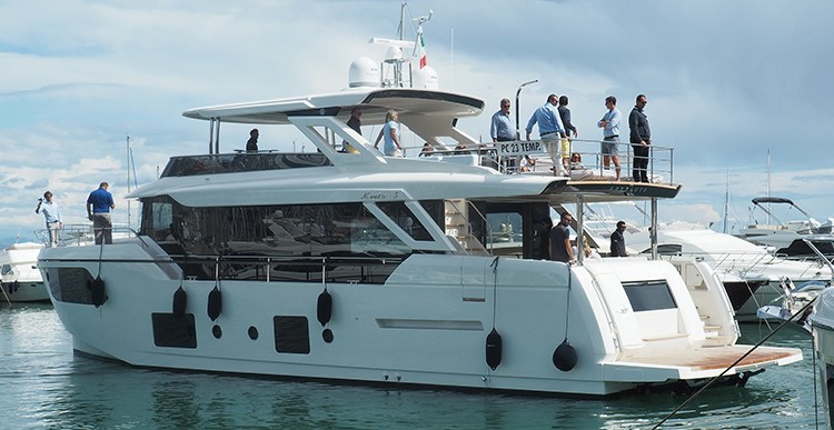 Absolute Navetta 73 “Самая инновационная” моторная яхта до 24 м